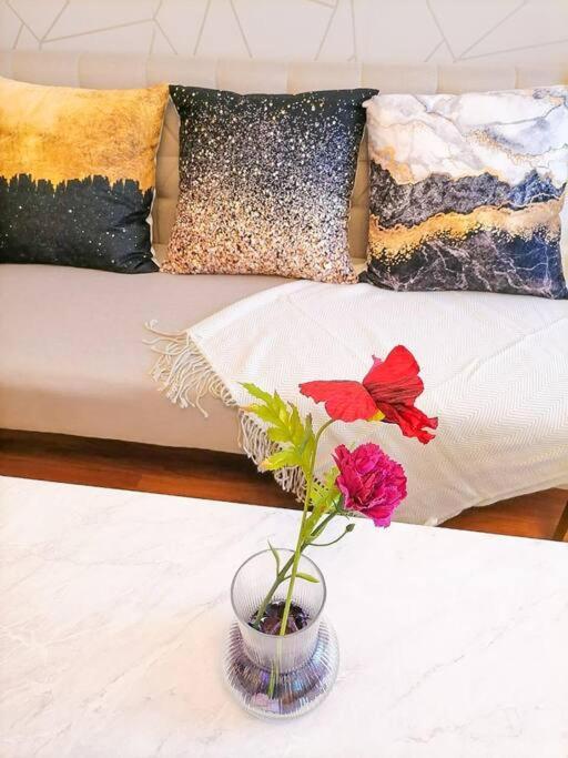 Cozy Studio Unit At Sun Residences Quezon City Exterior foto